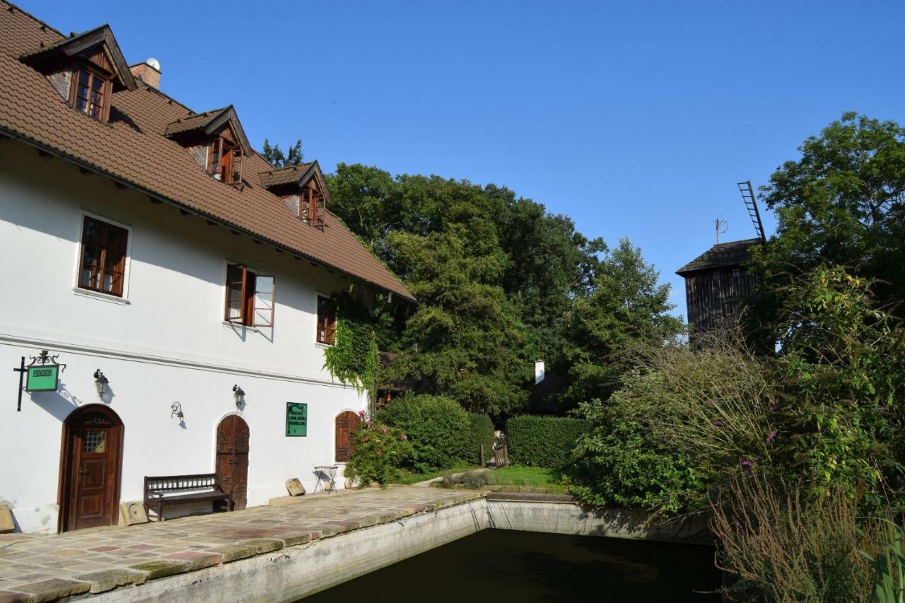 Hotel Bucicky Mlyn Rozdalovice Exterior foto